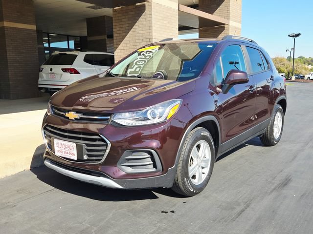 Used 2021 Chevrolet Trax LT w/ LT Convenience Package FWD image 3
