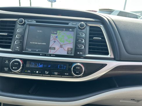 Used 2016 Toyota Highlander Limited Platinum AWD/4WD image 15