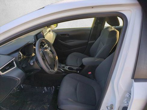 Used 2022 Toyota Corolla LE FWD image 15