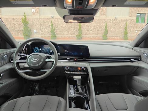 Used 2024 Hyundai Elantra SEL w/ Convenience Package FWD image 7
