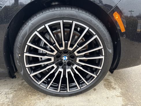 New 2026 BMW 750e xDrive image 26