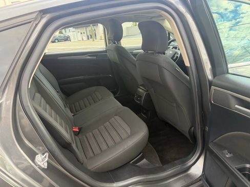 Used 2019 Ford Fusion SE image 31