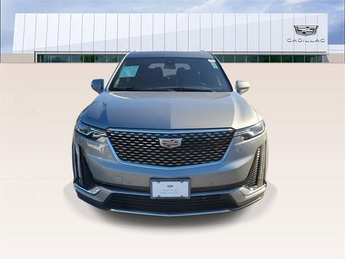Certified 2023 Cadillac XT6 Premium Luxury image 3