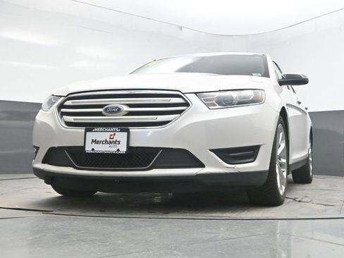Used 2018 Ford Taurus Limited AWD/4WD image 36
