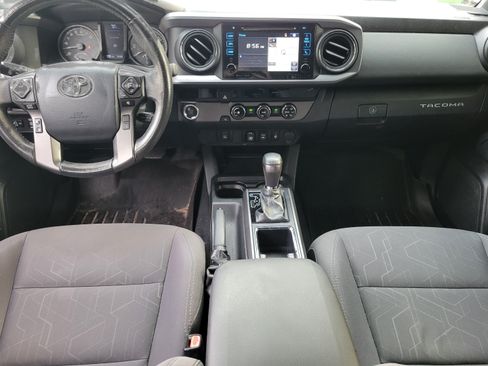 Used 2018 Toyota Tacoma TRD Sport RWD image 9