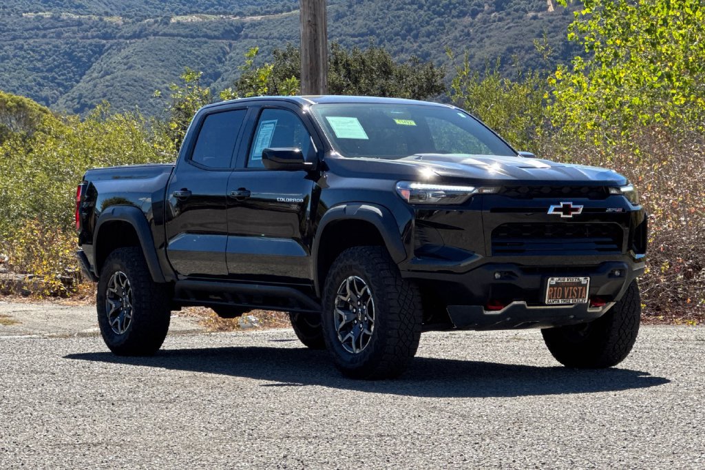 Used 2024 Chevrolet Colorado ZR2 w/ Safety Package AWD/4WD image 2