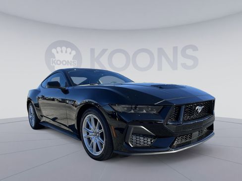 Used 2025 Ford Mustang GT Premium image 10