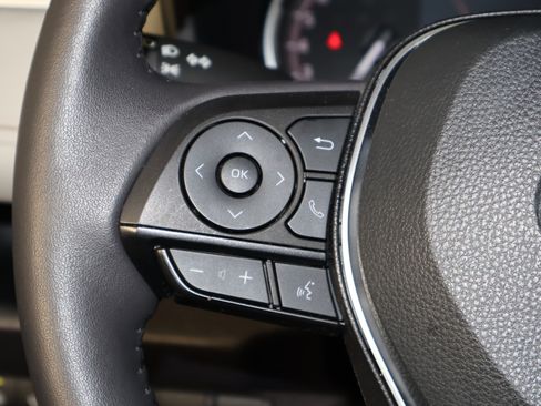 Used 2025 Toyota RAV4 XLE image 21