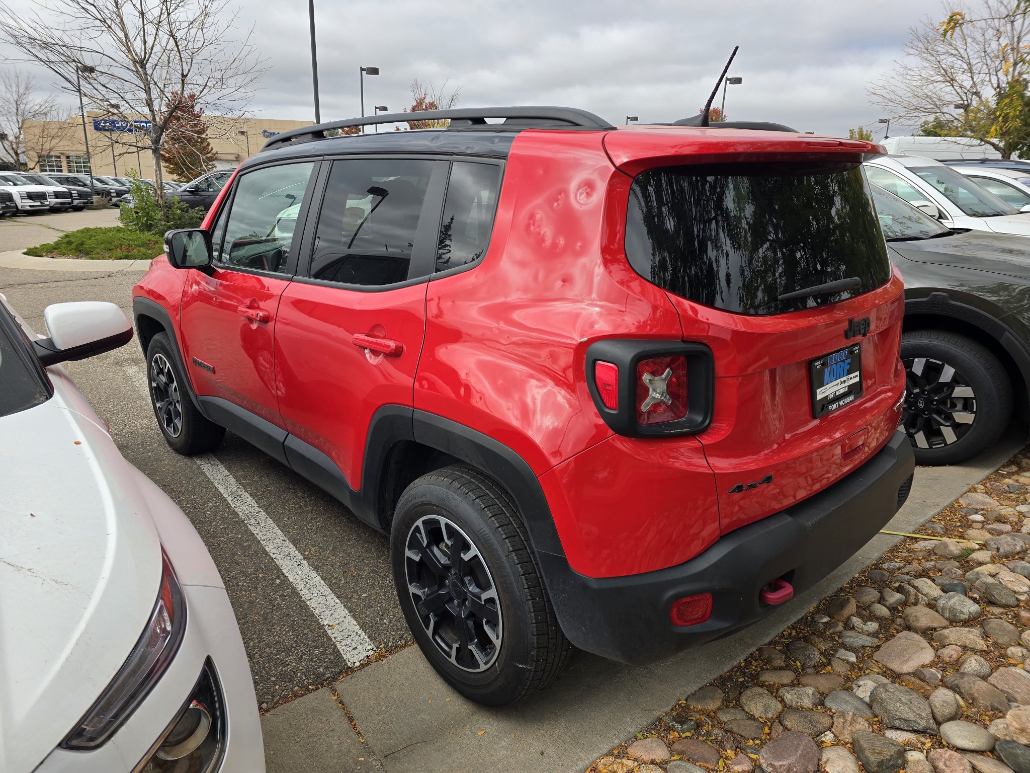 Used 2023 Jeep Renegade Trailhawk AWD/4WD image 2
