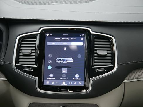 Certified 2024 Volvo XC90 T8 Ultimate AWD/4WD image 28