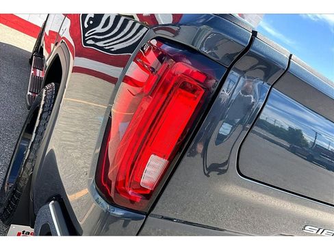Used 2019 GMC Sierra 1500 SLT w/ Driver Alert Package I AWD/4WD image 34