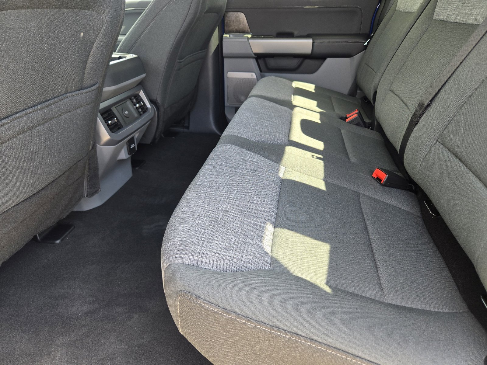 New 2026 Ford F250 XLT w/ XLT Premium Package AWD/4WD image 27