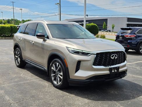 Certified 2025 INFINITI QX60 Luxe AWD/4WD image 2