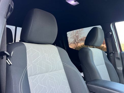 Used 2021 Toyota Tacoma TRD Off-Road image 17