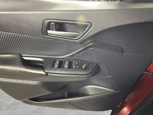 Used 2018 Toyota C-HR XLE image 24