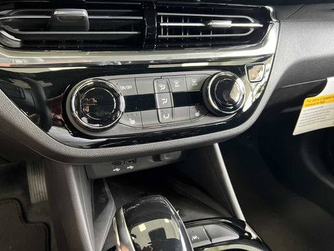 New 2026 Buick Envista Sport Touring w/ Convenience I Package FWD image 25