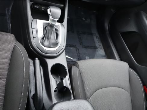 Used 2022 Kia Forte LXS w/ LXS Technology Package image 21