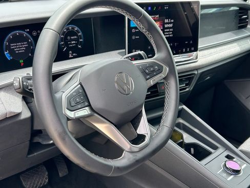 Certified 2025 Volkswagen Tiguan S FWD image 19