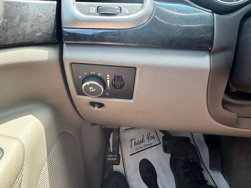 Used 2011 Jeep Grand Cherokee Laredo AWD/4WD image 26