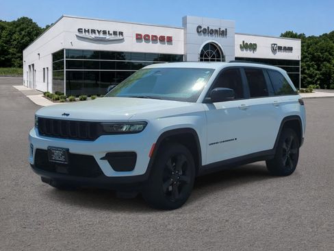 Used 2023 Jeep Grand Cherokee Altitude AWD/4WD image 1