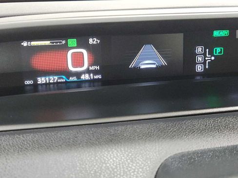 Certified 2018 Toyota Prius Three FWD image 17