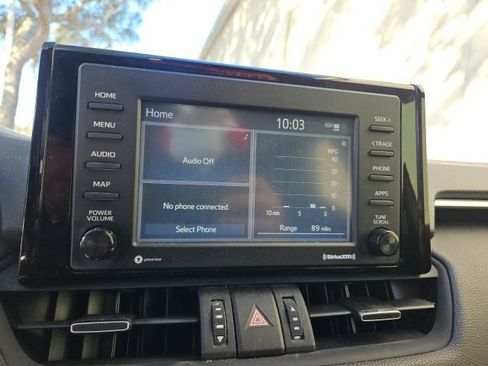 Used 2021 Toyota RAV4 XLE Premium image 5