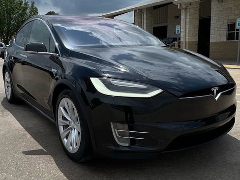 Used 2016 Tesla Model X 75D image 2