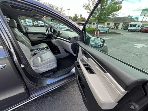 Used 2019 Honda Odyssey Touring image 38