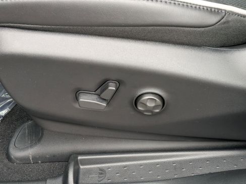 New 2026 Chrysler Pacifica Limited image 13