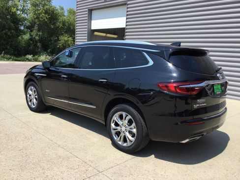 Used 2021 Buick Enclave Avenir w/ Avenir Technology Package AWD/4WD image 7