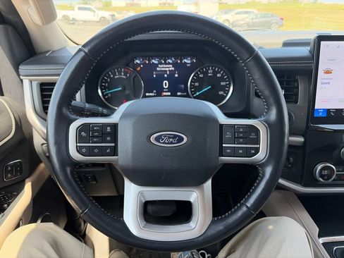 Used 2023 Ford Expedition XLT AWD/4WD image 10