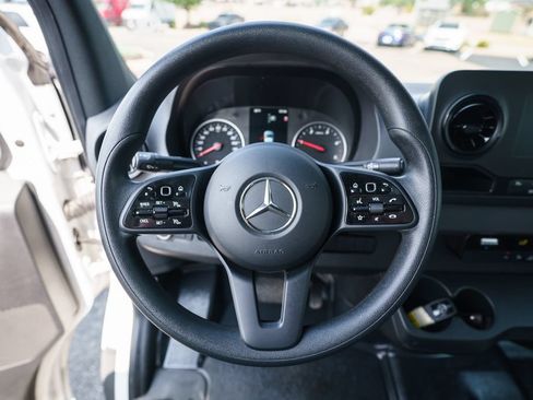Used 2023 Mercedes-Benz Sprinter 2500 image 21