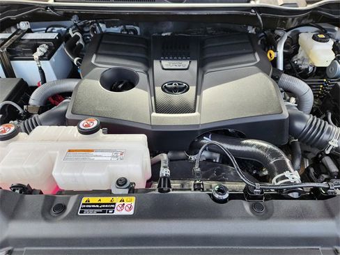 Used 2026 Toyota Tundra Limited w/ Power Package image 20