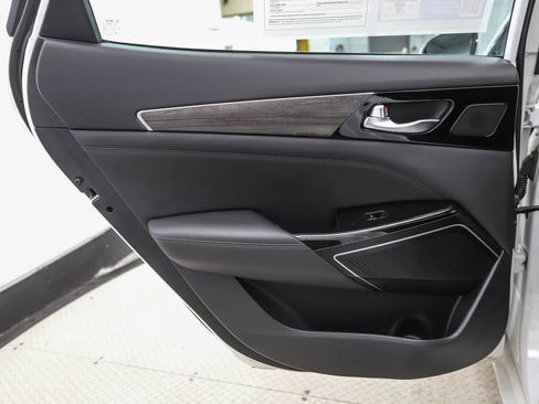 Used 2020 Kia Cadenza Technology image 20