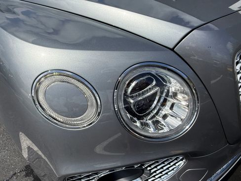 Used 2018 Bentley Bentayga Onyx Edition AWD/4WD image 38
