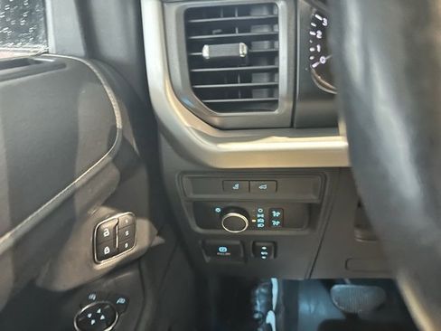 Used 2022 Ford Expedition XLT w/ Equipment Group 202A image 12