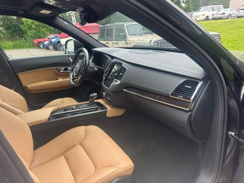 Used 2018 Volvo XC90 T6 Momentum w/ Convenience Package AWD/4WD image 18