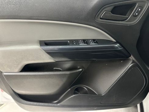 Used 2022 Chevrolet Colorado W/T RWD image 16