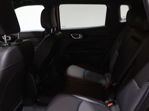 New 2026 Jeep Compass Latitude AWD/4WD image 9