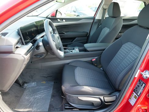 New 2025 Kia K5 LXS image 14
