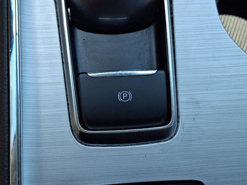 Used 2022 Ford Edge SEL w/ Convenience Package AWD/4WD image 24