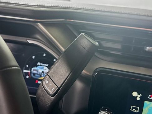 New 2026 GMC Sierra 3500 Denali w/ Denali Reserve Package AWD/4WD image 11