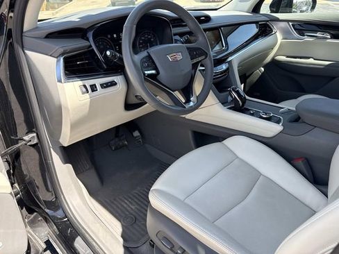 Used 2024 Cadillac XT6 Premium Luxury w/ Technology Package AWD/4WD image 11