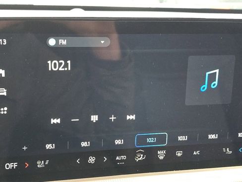 Used 2025 Ford Explorer Active w/ Active Comfort Package image 21