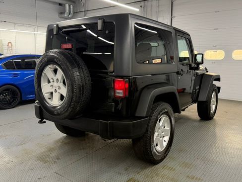 Used 2015 Jeep Wrangler Sport w/ Quick Order Package 24S AWD/4WD image 8