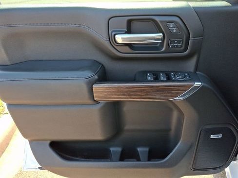 Used 2022 Chevrolet Silverado 2500 High Country image 12