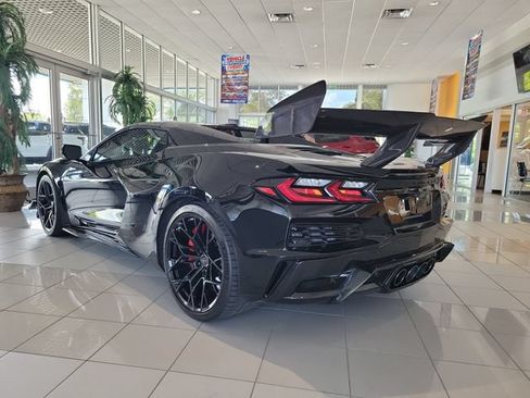 Used 2025 Chevrolet Corvette ZR1 w/ ZR1 Carbon Fiber Aero Package RWD image 4