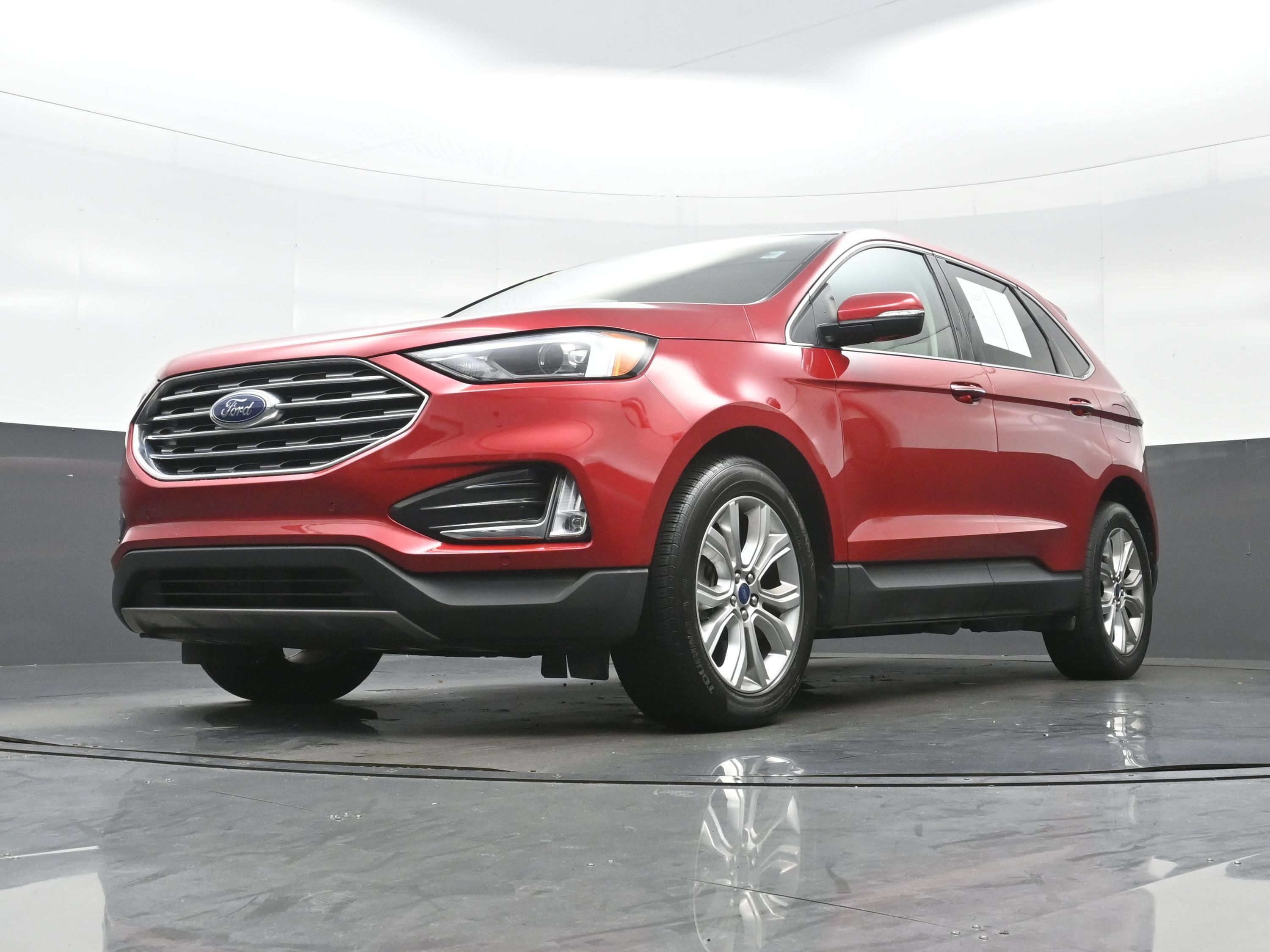 Used 2022 Ford Edge Titanium AWD/4WD image 29
