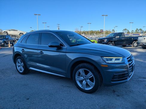 Used 2018 Audi Q5 2.0T Premium Plus w/ Premium Plus Package image 2