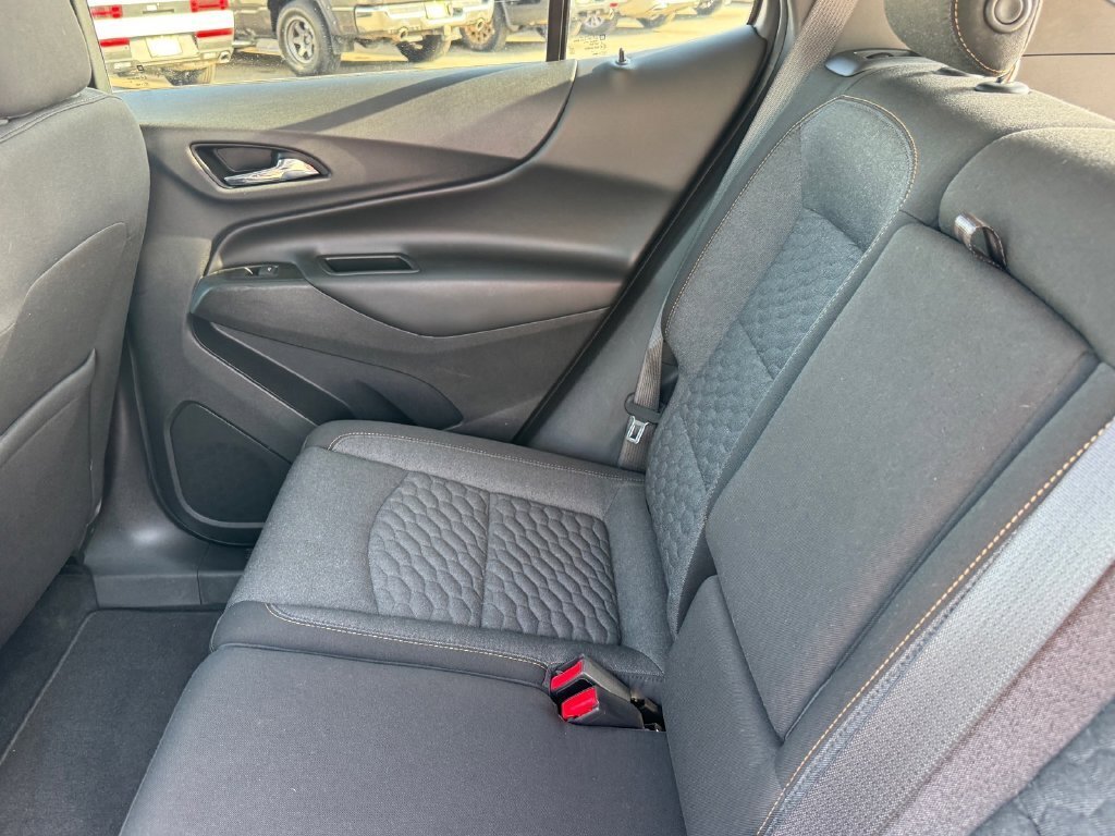 Used 2020 Chevrolet Equinox LT w/ Driver Convenience Package AWD/4WD image 11